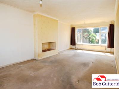 OPEN PLAN LOUNGE/DINING ROOM